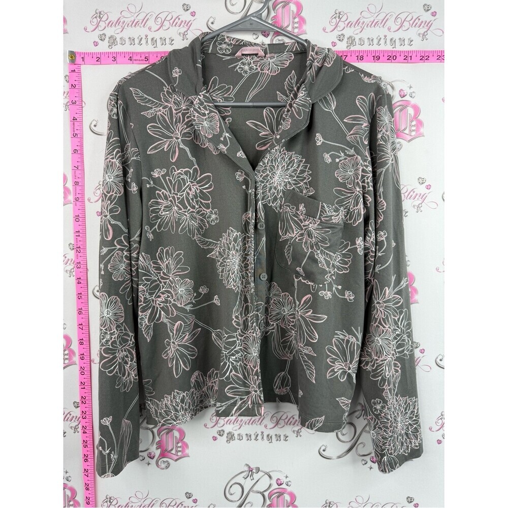 La Vie En Rose shirt Charcoal Gray Floral Button-Up Top with Pale Pink Accents